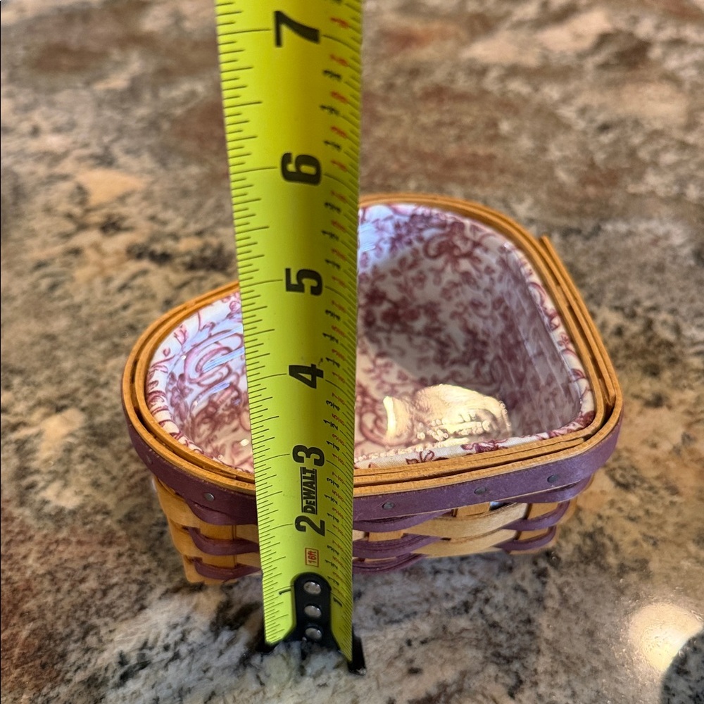 1999 Longaberger "Love Letters" heart-shaped basket and ceramic dish - Picture 8 of 8